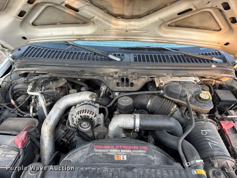 image for item EA4563 2005 Ford F250 Super Duty Crew Cab pickup truck