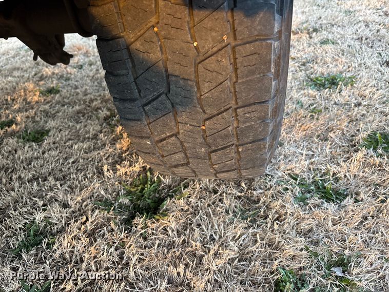 image for item EA4563 2005 Ford F250 Super Duty Crew Cab pickup truck