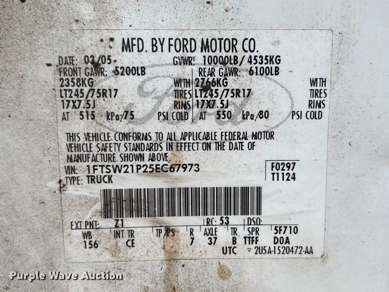 image for item EA4563 2005 Ford F250 Super Duty Crew Cab pickup truck