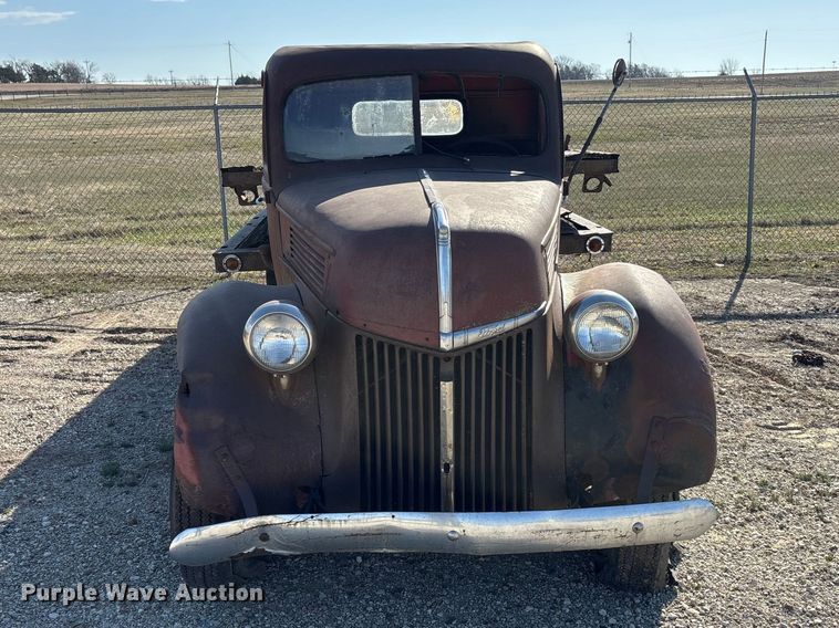 image for item EA4649 1940 Ford flatbed truck