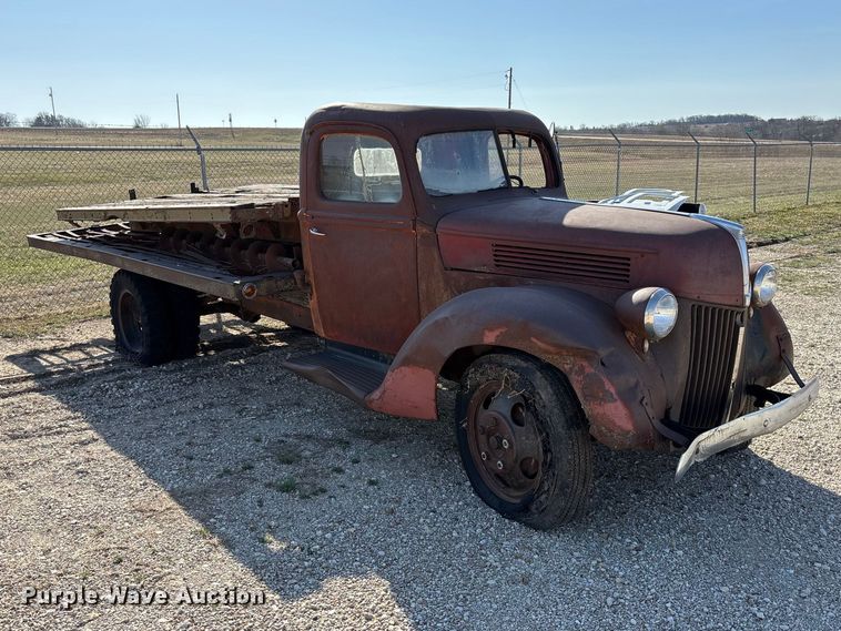 image for item EA4649 1940 Ford flatbed truck