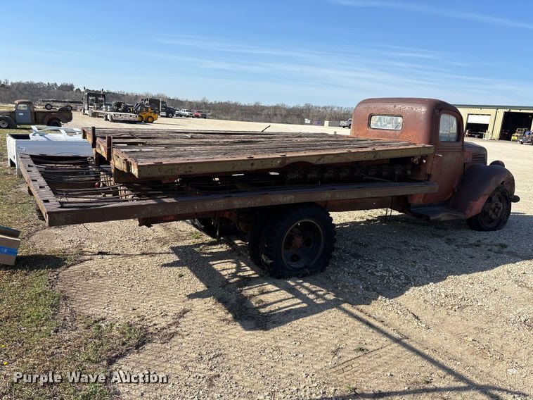 image for item EA4649 1940 Ford flatbed truck