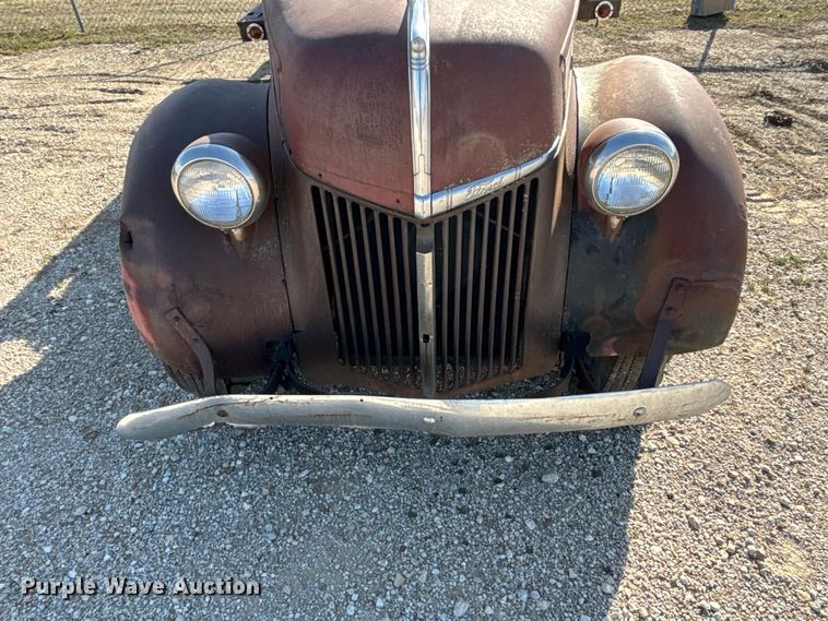 image for item EA4649 1940 Ford flatbed truck