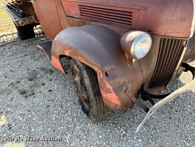 image for item EA4649 1940 Ford flatbed truck