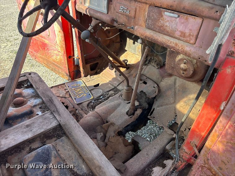 image for item EA4649 1940 Ford flatbed truck