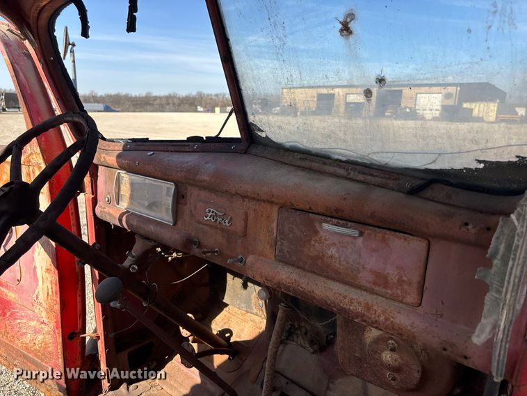 image for item EA4649 1940 Ford flatbed truck