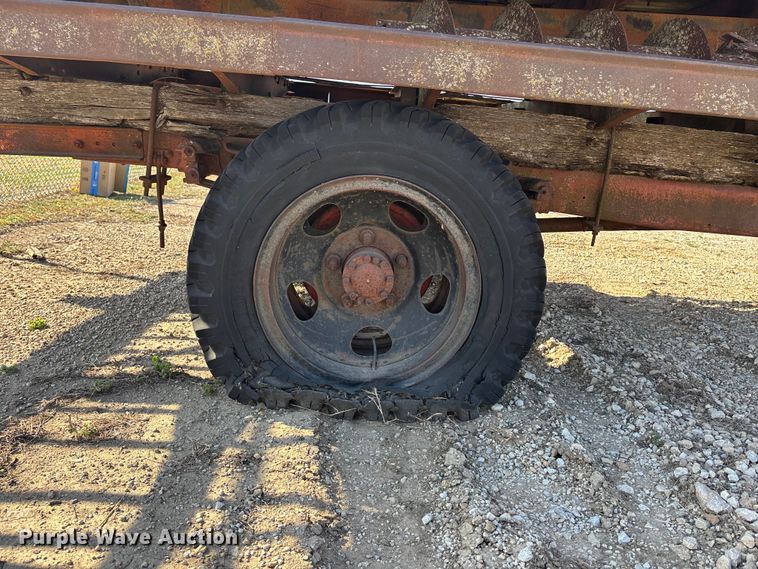 image for item EA4649 1940 Ford flatbed truck