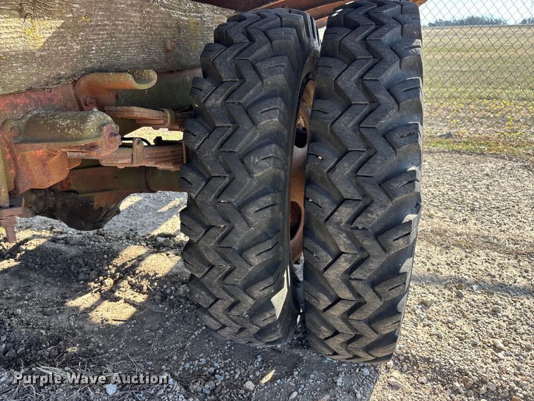 image for item EA4649 1940 Ford flatbed truck