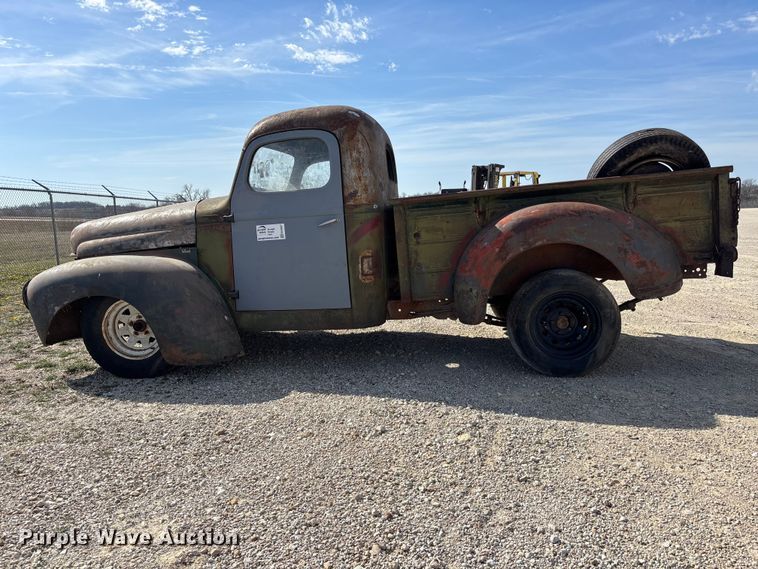 image for item EA4657 1941 International Harvester KB-1 pickup truck