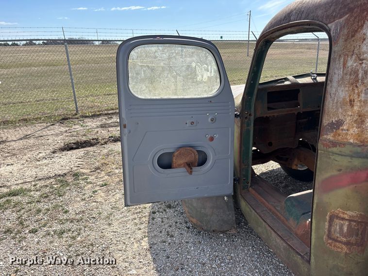 image for item EA4657 1941 International Harvester KB-1 pickup truck