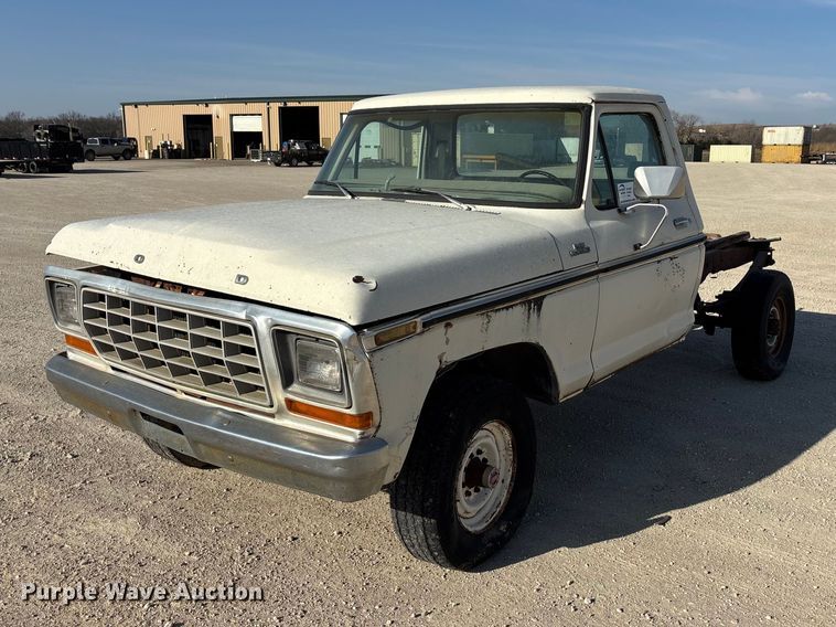 image for item EA4658 1979 Ford F150 pickup truck cab and chassis