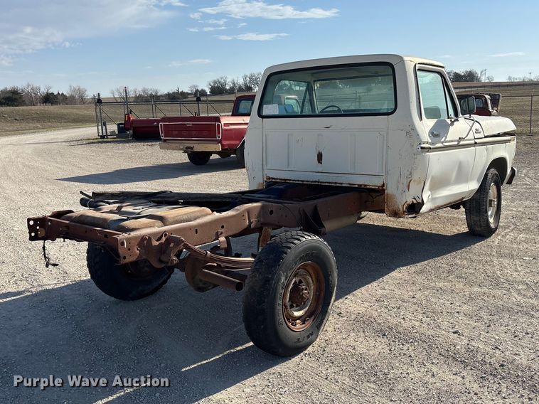 image for item EA4658 1979 Ford F150 pickup truck cab and chassis