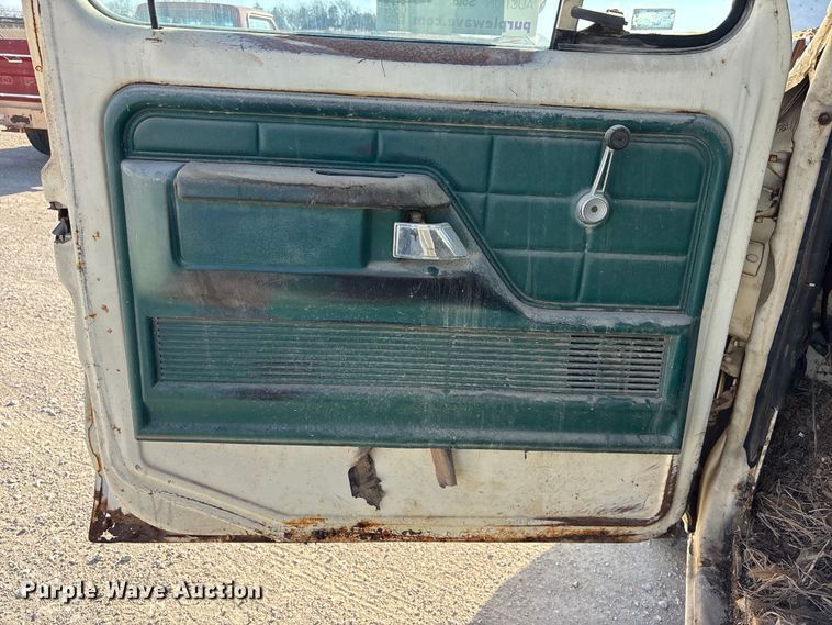 image for item EA4658 1979 Ford F150 pickup truck cab and chassis