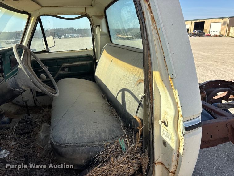 image for item EA4658 1979 Ford F150 pickup truck cab and chassis