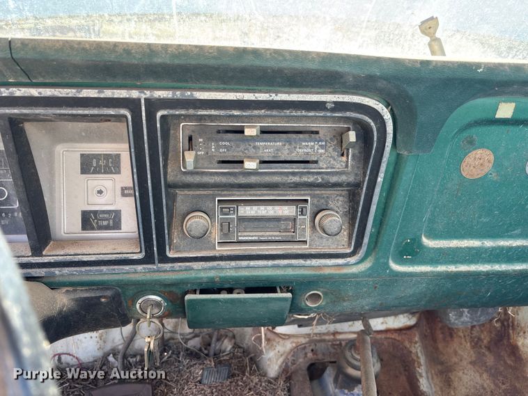 image for item EA4658 1979 Ford F150 pickup truck cab and chassis