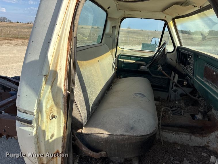 image for item EA4658 1979 Ford F150 pickup truck cab and chassis