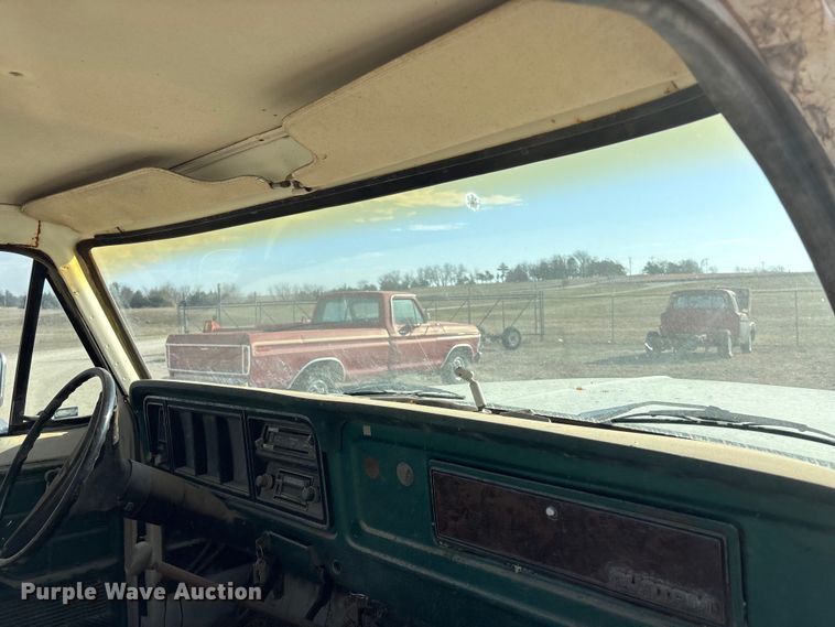 image for item EA4658 1979 Ford F150 pickup truck cab and chassis