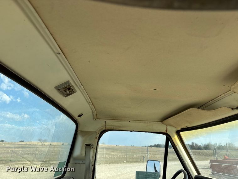 image for item EA4658 1979 Ford F150 pickup truck cab and chassis