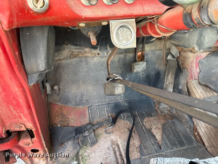 image for item EA4659 1965 Ford F100 pickup truck cab and chassis