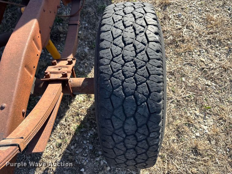 image for item EA4659 1965 Ford F100 pickup truck cab and chassis