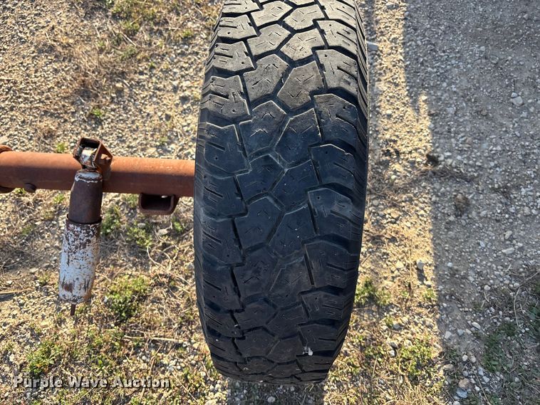 image for item EA4661 (2) axles