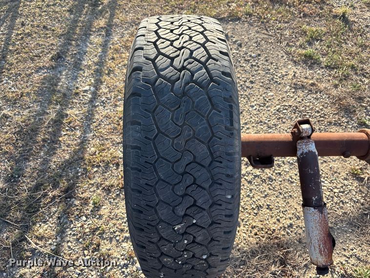 image for item EA4661 (2) axles