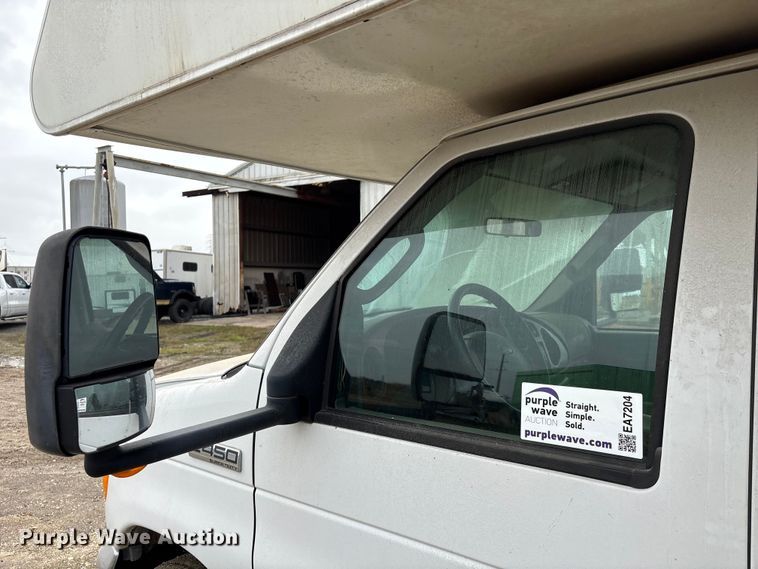 image for item EA7204 2007 Four Winds 31F RV