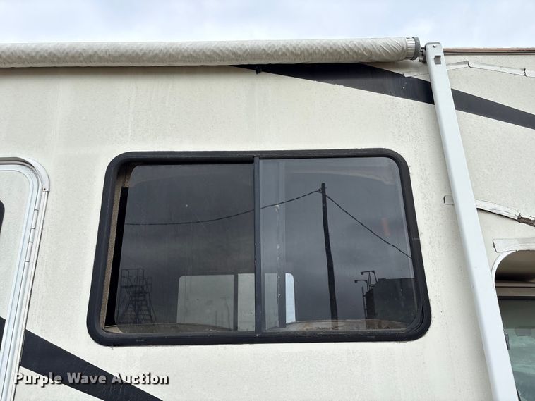 image for item EA7204 2007 Four Winds 31F RV