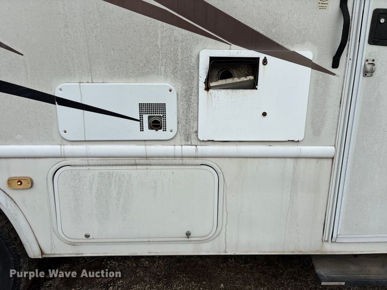 image for item EA7204 2007 Four Winds 31F RV