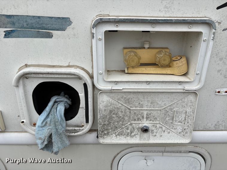 image for item EA7204 2007 Four Winds 31F RV