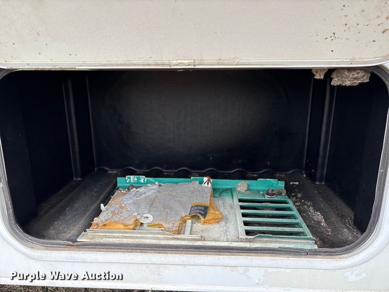 image for item EA7204 2007 Four Winds 31F RV