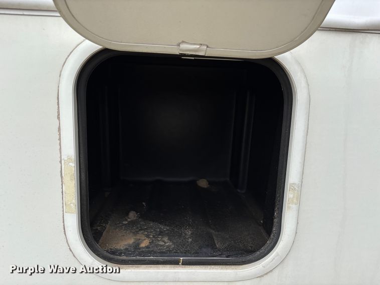 image for item EA7204 2007 Four Winds 31F RV