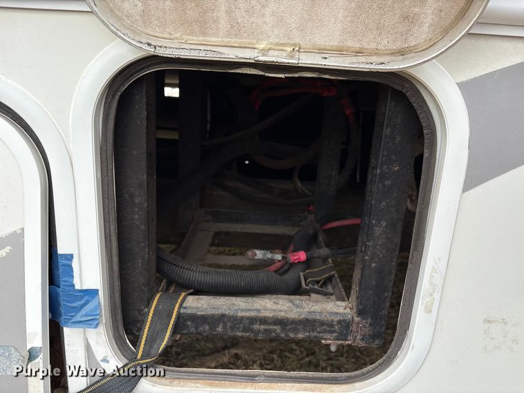 image for item EA7204 2007 Four Winds 31F RV