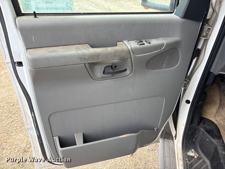 image for item EA7204 2007 Four Winds 31F RV