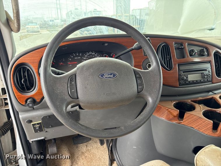 image for item EA7204 2007 Four Winds 31F RV