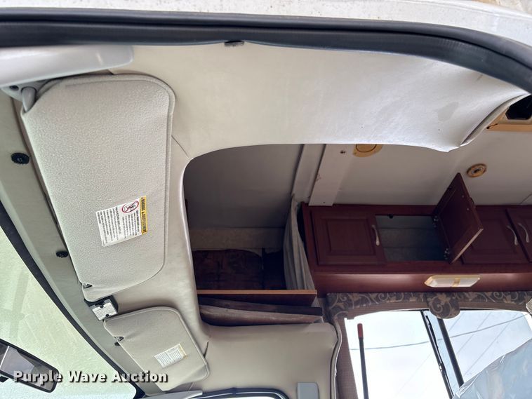 image for item EA7204 2007 Four Winds 31F RV