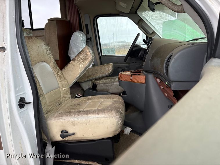 image for item EA7204 2007 Four Winds 31F RV