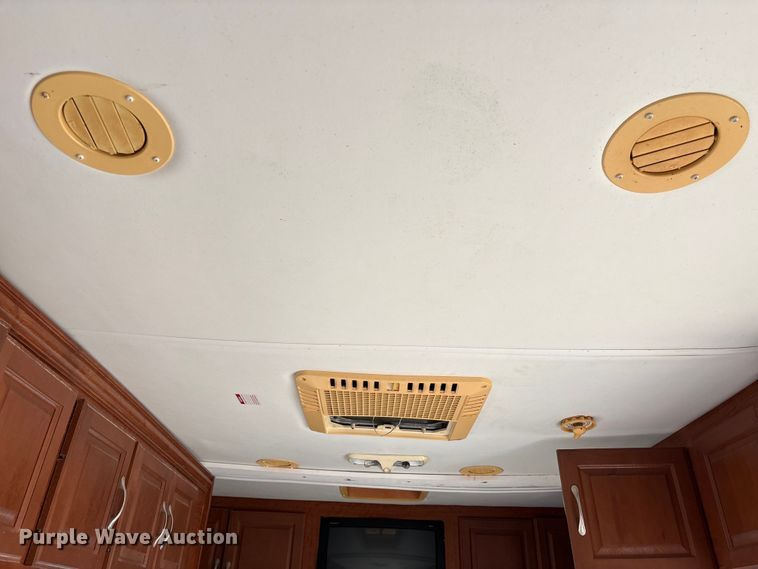 image for item EA7204 2007 Four Winds 31F RV