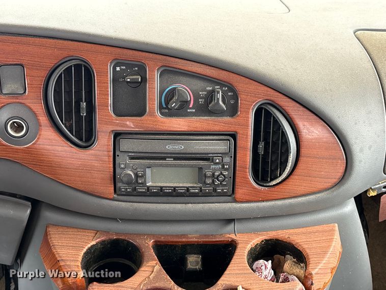 image for item EA7204 2007 Four Winds 31F RV