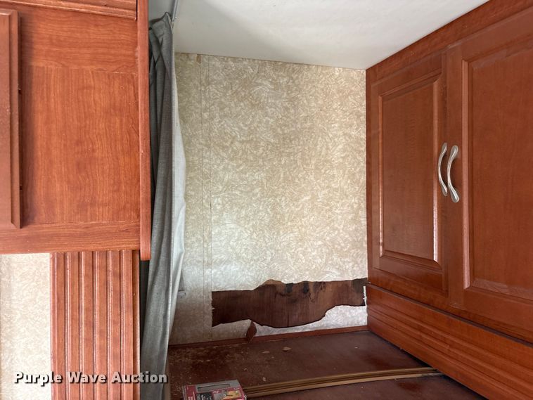 image for item EA7204 2007 Four Winds 31F RV