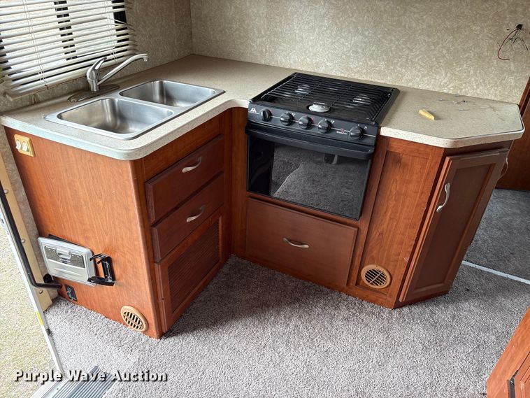 image for item EA7204 2007 Four Winds 31F RV