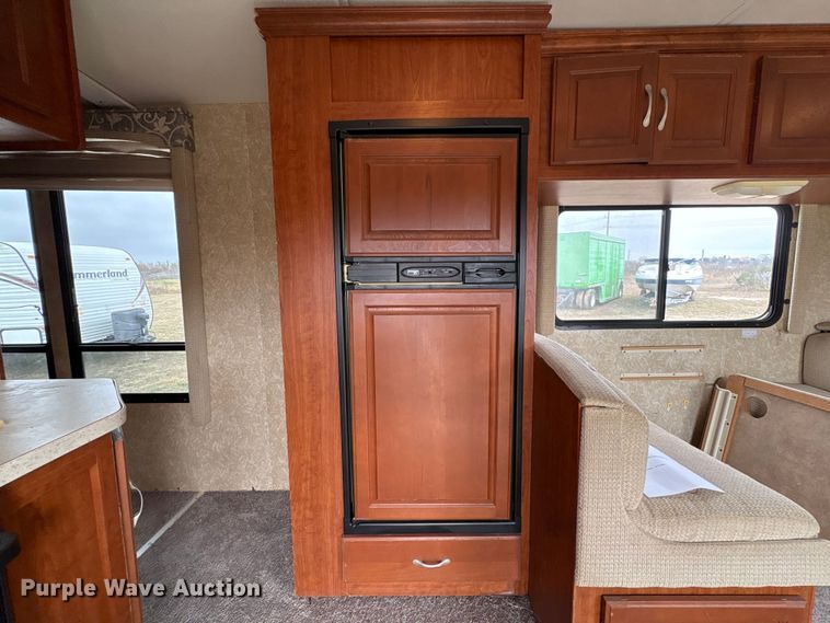 image for item EA7204 2007 Four Winds 31F RV