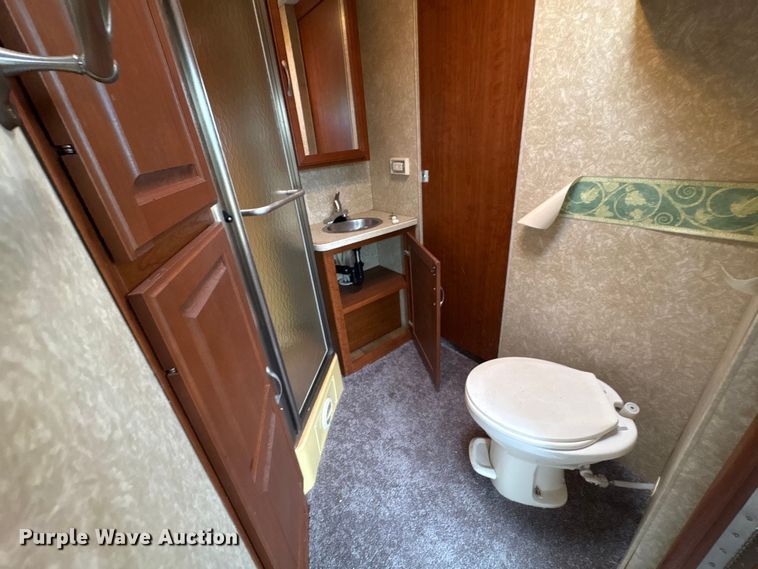 image for item EA7204 2007 Four Winds 31F RV