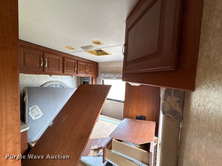 image for item EA7204 2007 Four Winds 31F RV