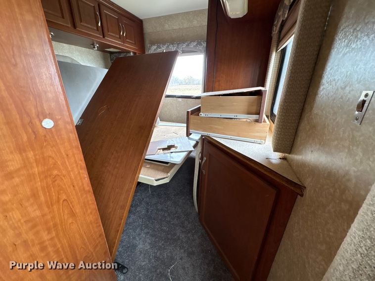 image for item EA7204 2007 Four Winds 31F RV