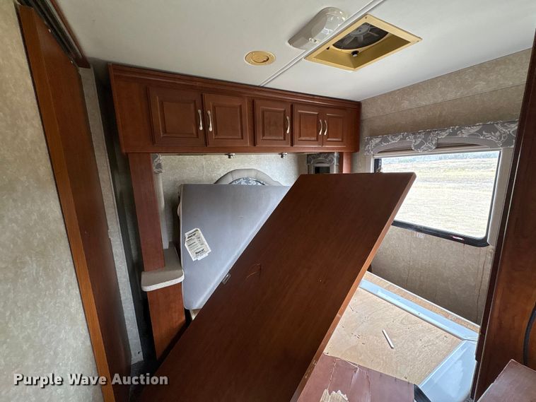 image for item EA7204 2007 Four Winds 31F RV