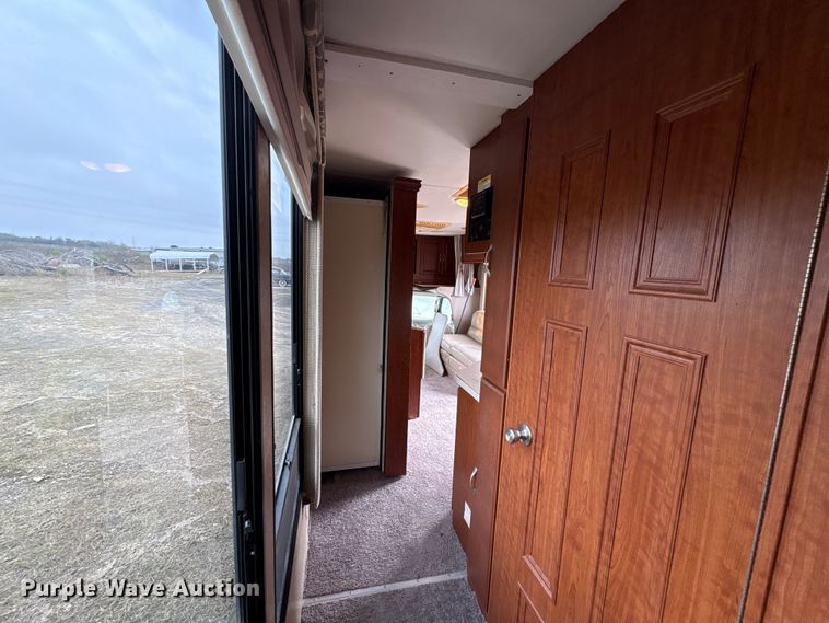 image for item EA7204 2007 Four Winds 31F RV