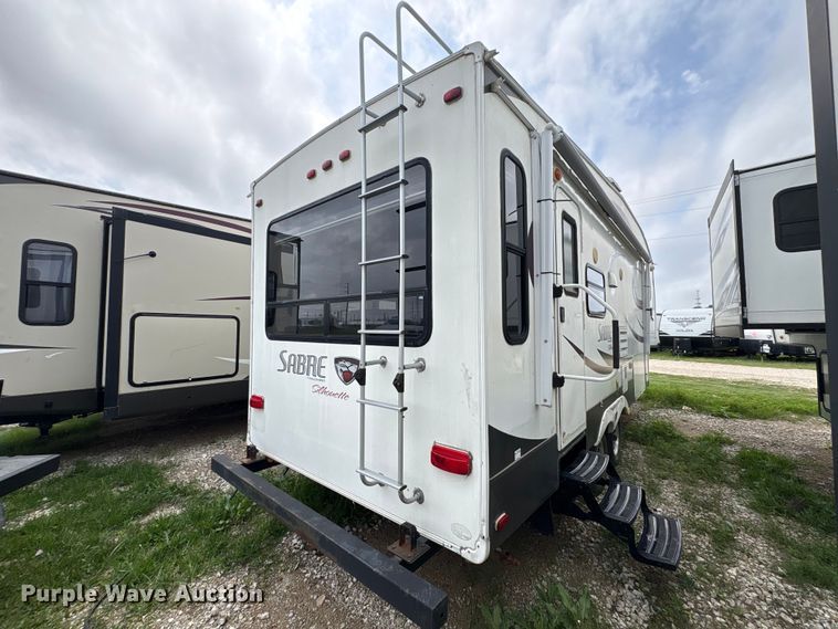 image for item EA7209 2014 Sabre Forest River 250RLUD camper