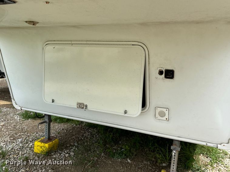 image for item EA7209 2014 Sabre Forest River 250RLUD camper