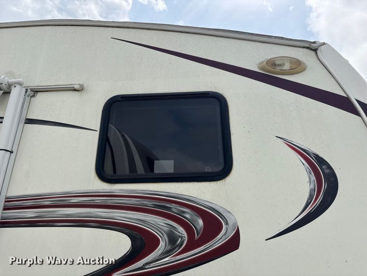 image for item EA7209 2014 Sabre Forest River 250RLUD camper